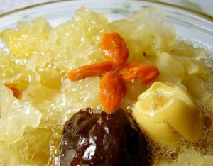 冰糖蓮子紅棗銀耳羹