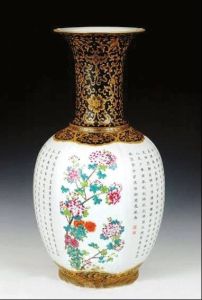 粉彩霽藍描金花卉大瓶 粉彩霽藍描金花卉大瓶