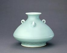 青釉瓷器