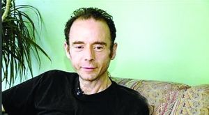 蒂莫西·布朗通過骨髓移植成為世界首例愛滋病治癒者