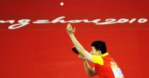 高拋發球 高拋發球