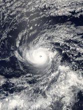 颶風赫克托 衛星雲圖