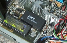 標示ODIN的IC是一個實時時鐘，可和達拉斯半導體實時時鐘相容