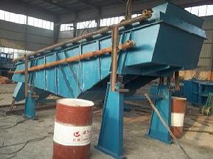 噴水式直線振動篩加工現場