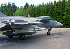 瑞典JAS-39鷹獅戰機機翼尖上加掛了IRIS-T空空飛彈