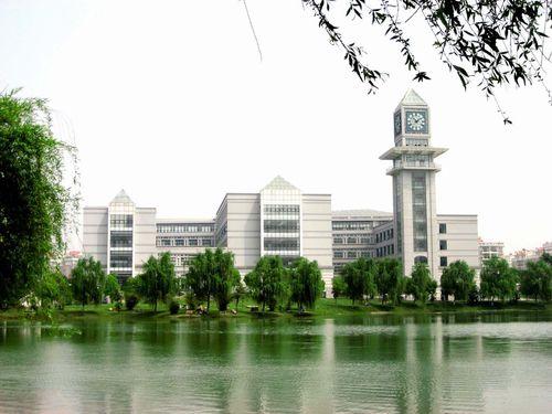 中南財經政法大學法學院