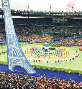 進攻艾菲爾鐵塔 進攻艾菲爾鐵塔