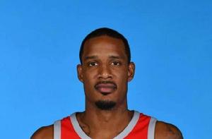 特雷沃·阿里扎 特雷沃·阿里扎