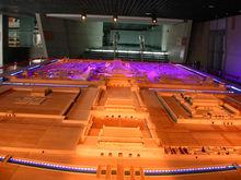 展廳中顯示的是天安門的沙盤