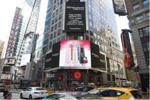 空調杯亮相紐約時代廣場