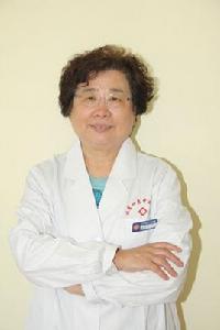 金哲[北京中醫藥學會婦產科專業委員會主任委員]