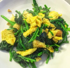 雞蛋炒菠菜