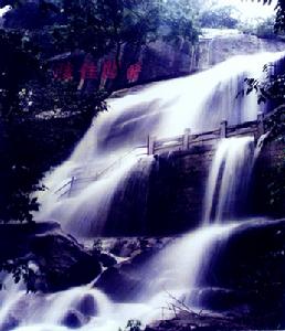 醫巫閭山一景：石棚飛瀑