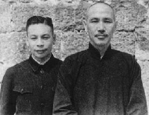 （圖）蔣介石與蔣經國在台灣陽明山