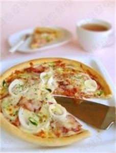 洋蔥燻肉披薩 洋蔥燻肉披薩