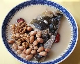花生魚頭湯 花生魚頭湯