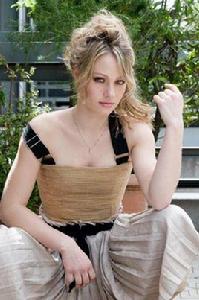 西亞拉·馬斯塔麗 西亞拉·馬斯塔麗