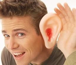 耳朵流血