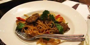 泰式牛肉意大利麵 泰式牛肉意大利麵