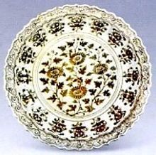 釉里紅菊花紋棱口大盤 釉里紅菊花紋棱口大盤