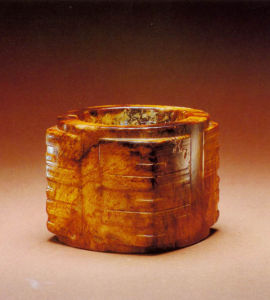 玉神人紋琮 玉神人紋琮