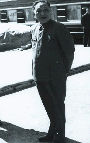 （圖）1978年9月19日鄧小平副主席在唐山