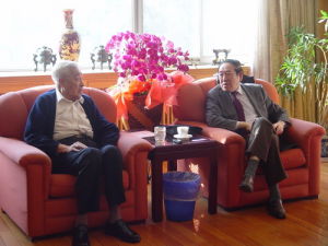 （圖）蔣樹聲主席看望丁石孫