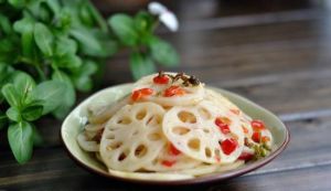 剁椒藕片 剁椒藕片