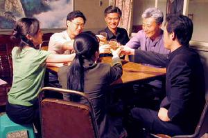 《城裡城外》劇照 