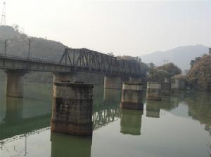 韶關東河鐵路橋
