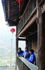 （圖）兩河口村保存完好的吊腳樓