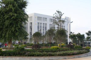 雲南財經大學中華職業學院