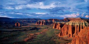 高斯峭壁隕坑 高斯峭壁隕坑