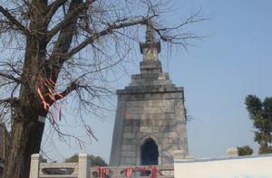 萬佛石塔 萬佛石塔