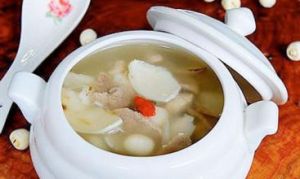 蓮子百合煲豬瘦肉湯 蓮子百合煲豬瘦肉湯