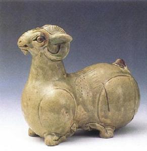 青釉褐彩羊 青釉褐彩羊