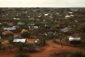2009年8月23日，肯亞達達阿布難民營破舊的房子。這裡是世界上規模最大的難民營。