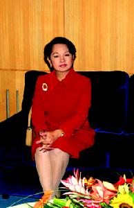 格洛麗亞&middot;馬卡帕加爾