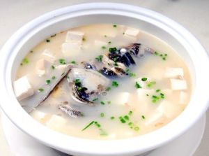 黃飯兒魚頭豆腐 黃飯兒魚頭豆腐