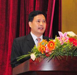 何偉光[廣東省和平縣原縣委書記]