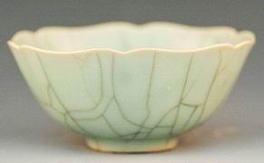 清仿哥青釉瓣口小碗 清仿哥青釉瓣口小碗