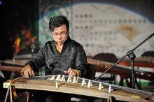 著名古箏演奏家