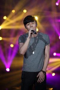 村裡有個姑娘叫小芳 村裡有個姑娘叫小芳