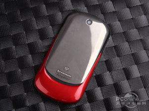 背面設計大膽且富有視覺衝擊力