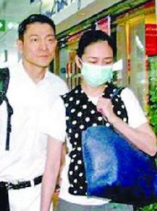 劉德華夫婦為愛女辦理手續