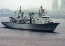福池級補給艦