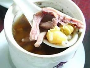 芡實豬小肚燉湯 芡實豬小肚燉湯