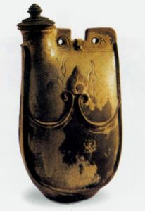 黃釉帶蓋雞冠壺 黃釉帶蓋雞冠壺