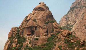 喇嘛山[豐寧滿族自治縣山丘]