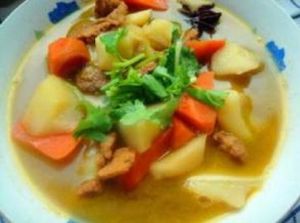 豬肉燉土豆 豬肉燉土豆